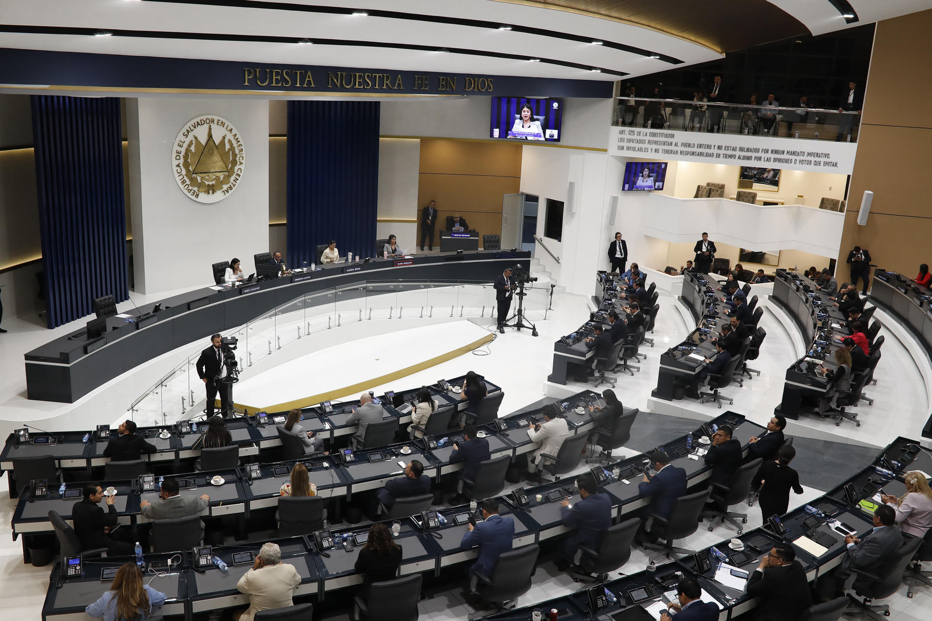 Diputados del partido de Bukele propusieron la reelección presidencial indefinida en El Salvador