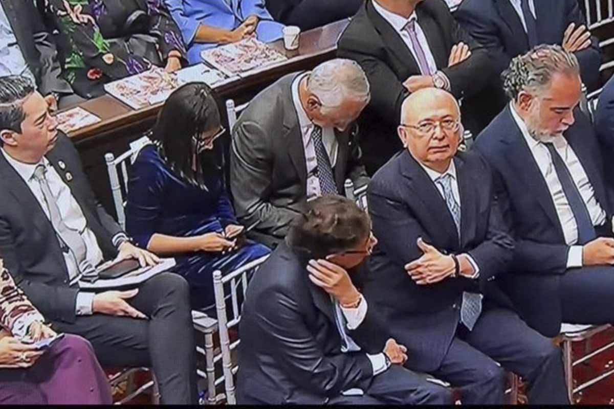 Petro denuncia penalmente a su excanciller Leyva por "conspiración" para sacarlo de la Presidencia