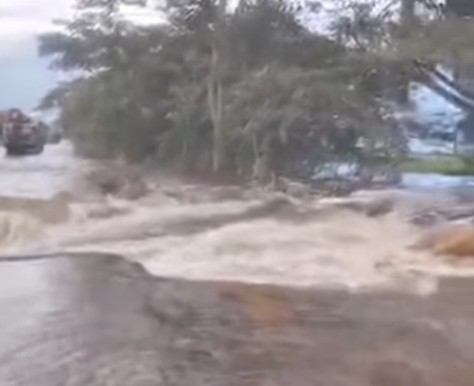 Terminó de colapsar la Troncal 2 en Guárico tras las fuertes lluvias en la entidad (VIDEO)