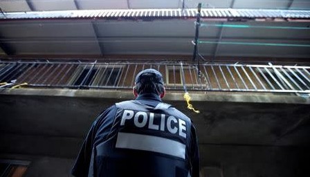 Evalúan cargos por terrorismo contra el hombre que apuñaló a once personas en Michigan