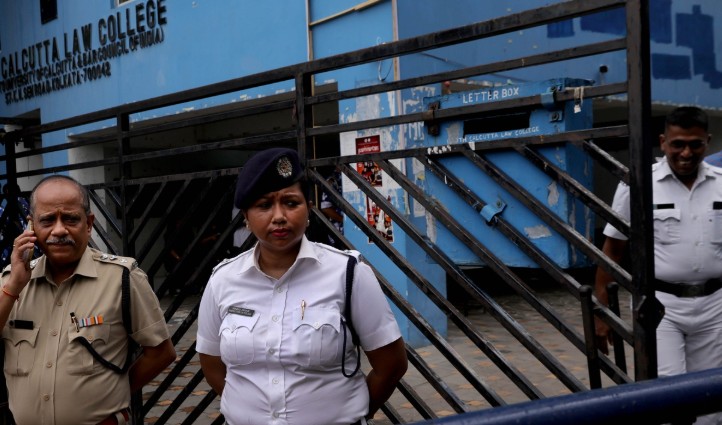 Al menos cuatro niños muertos y 17 heridos tras el derrumbe del techo de una escuela en India