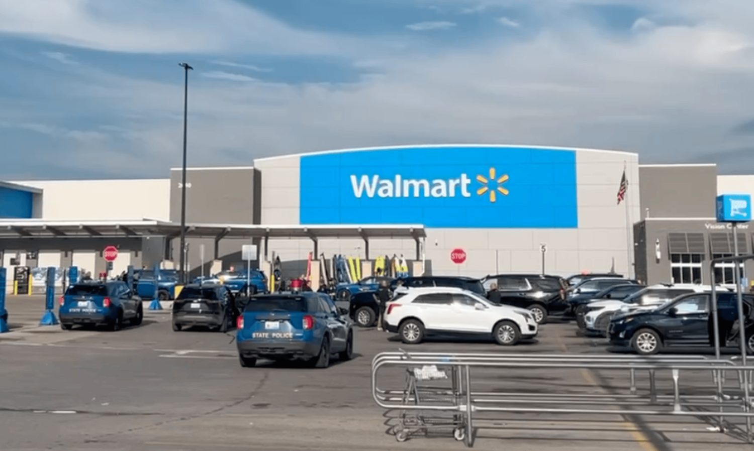 Apuñalamiento masivo dejó múltiples heridos en una tienda Walmart de EEUU (VIDEO)