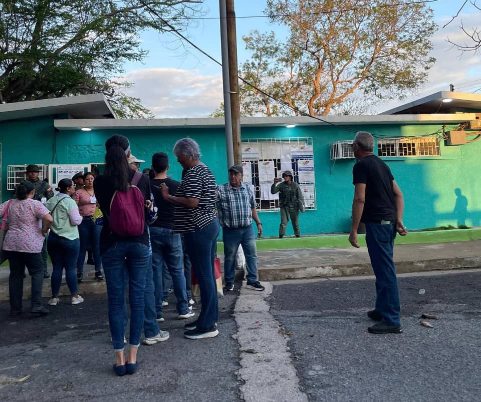 Centros vacíos en Lechería marcan el arranque de la farsa electoral del chavismo este #27Jul (FOTOS)