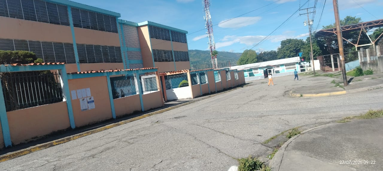 En FOTOS: Ausencia masiva de votantes en el municipio Libertador de Mérida este #27Jul