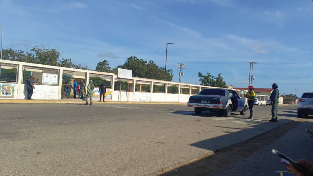 Plan República custodia centros electorales vacíos en Falcón este #27Jul (Fotos y Video)