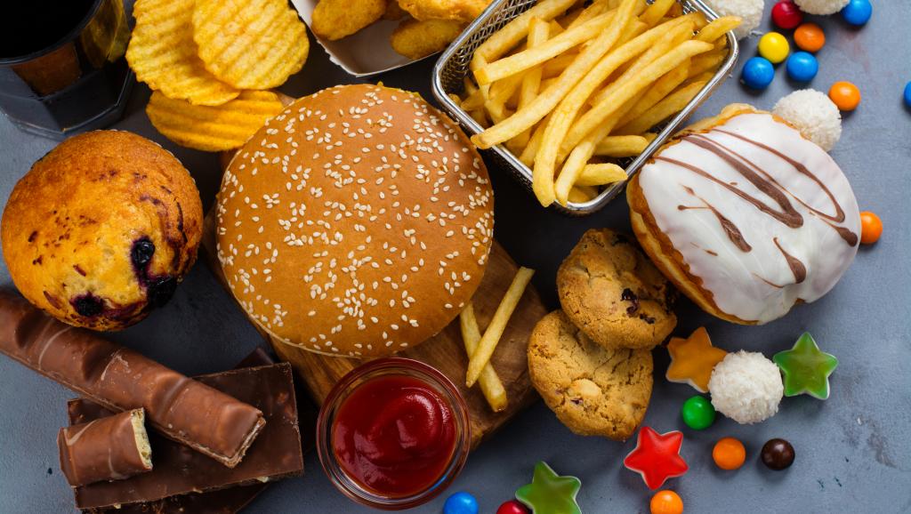 El lado oscuro de los alimentos ultraprocesados: Nuevo estudio los vincula con un cáncer mortal