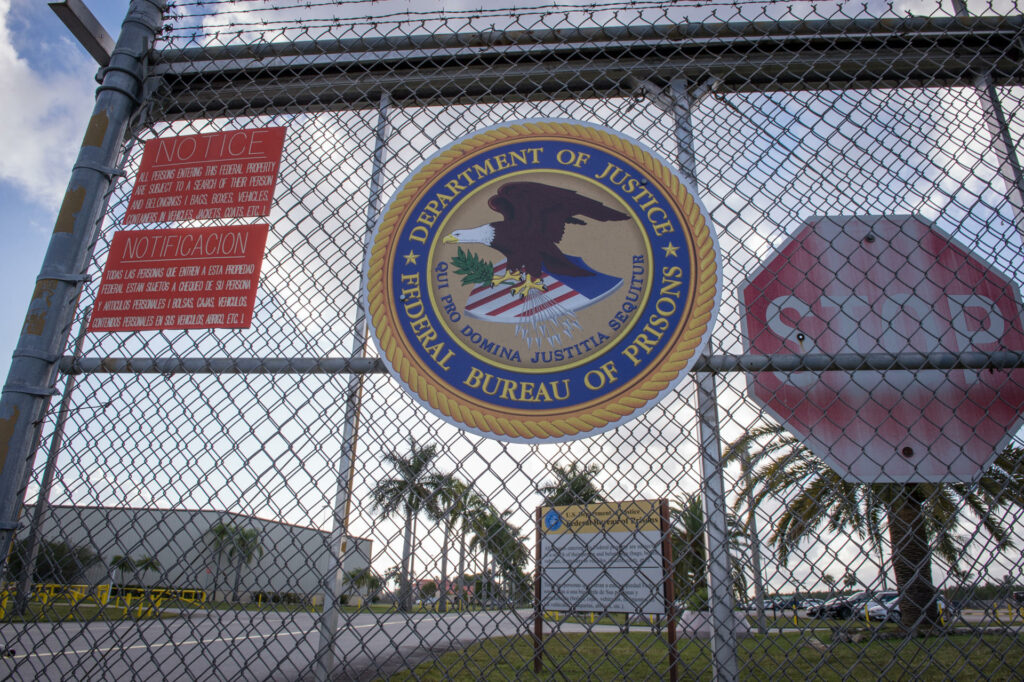 Repatriado uno de los dos italianos detenidos en el centro "Alligator Alcatraz" de Florida