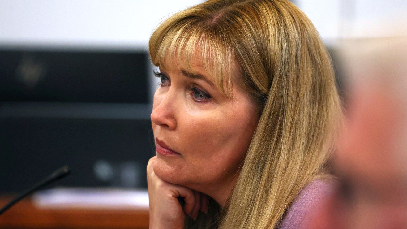Senadora estatal de Minnesota irrumpió en la casa de su madrastra para robar objetos de su padre fallecido