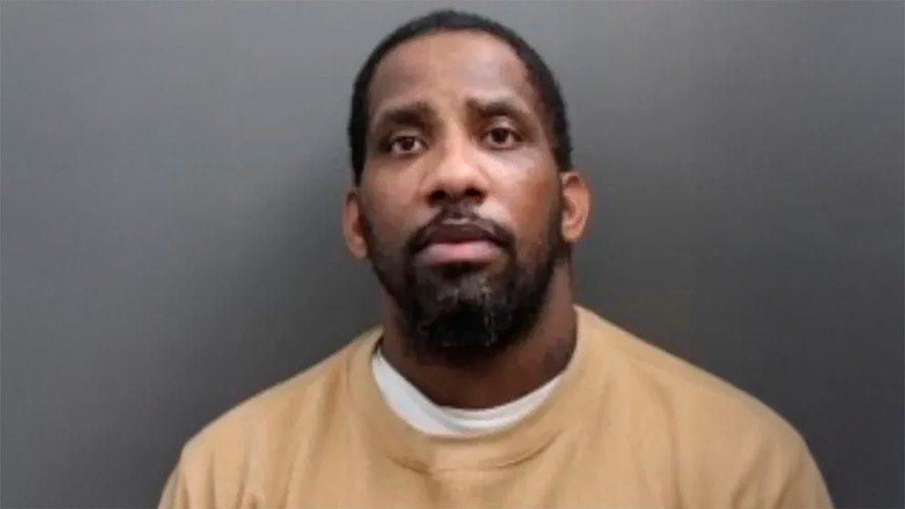 Tras matar a su pareja, viajó hasta Nueva York para asesinar a la exesposa delante de sus hijos