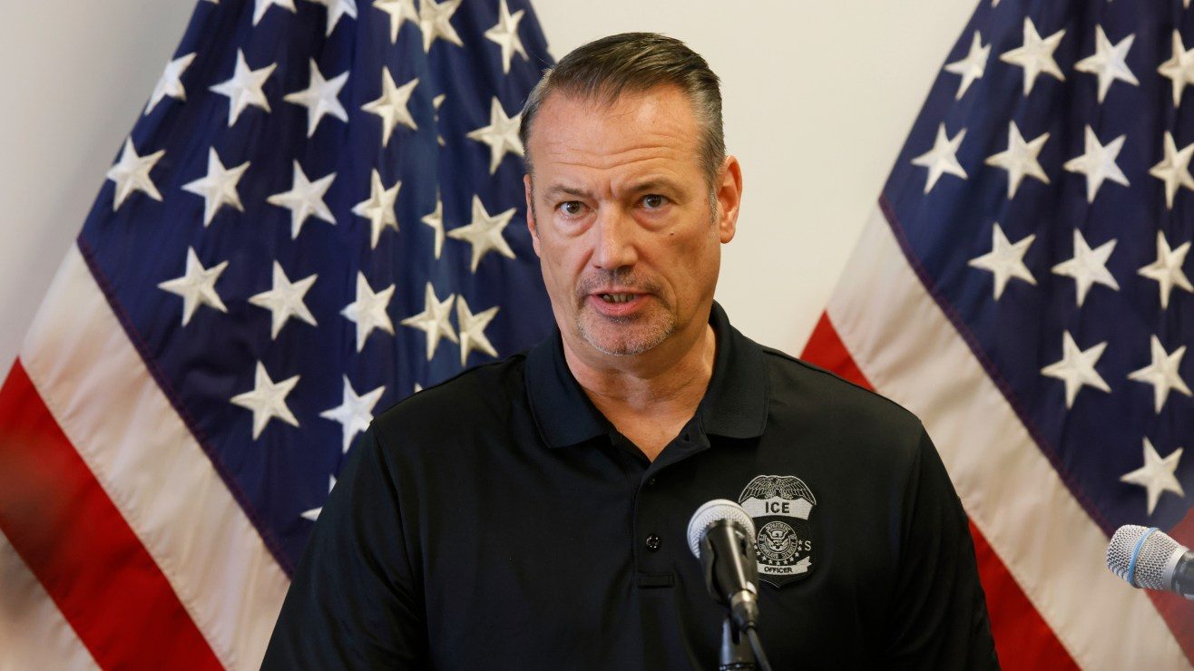 La dura amenaza de ICE contra empresas que emplean a trabajadores indocumentados