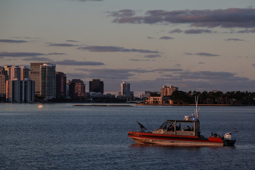 Comprador anónimo adquirió propiedades por 250 millones de dólares cerca de la residencia de Trump en Florida