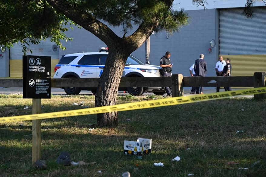Encapuchados acribillaron a dos hombres afuera de un parque en Nueva York