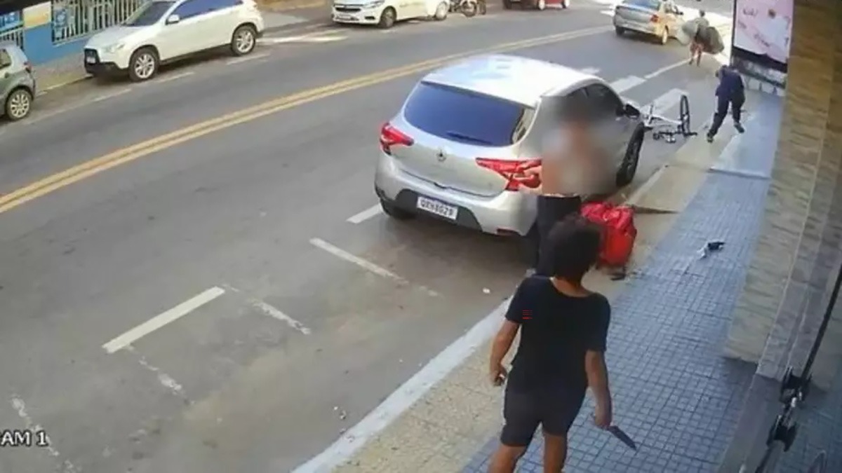 Mujer asesinó a su yerno a plena luz del día por maltratar a su hija (Imágenes sensibles)