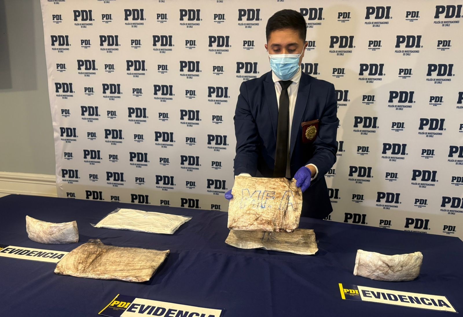 Venezolana fue sorprendida en Chile con más de 4 mil dosis de cocaína adheridas al cuerpo
