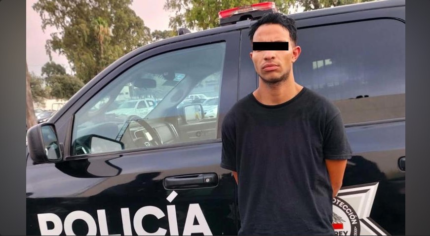 Capturan a venezolano encapuchado con pistola y droga en pleno centro de Monterrey