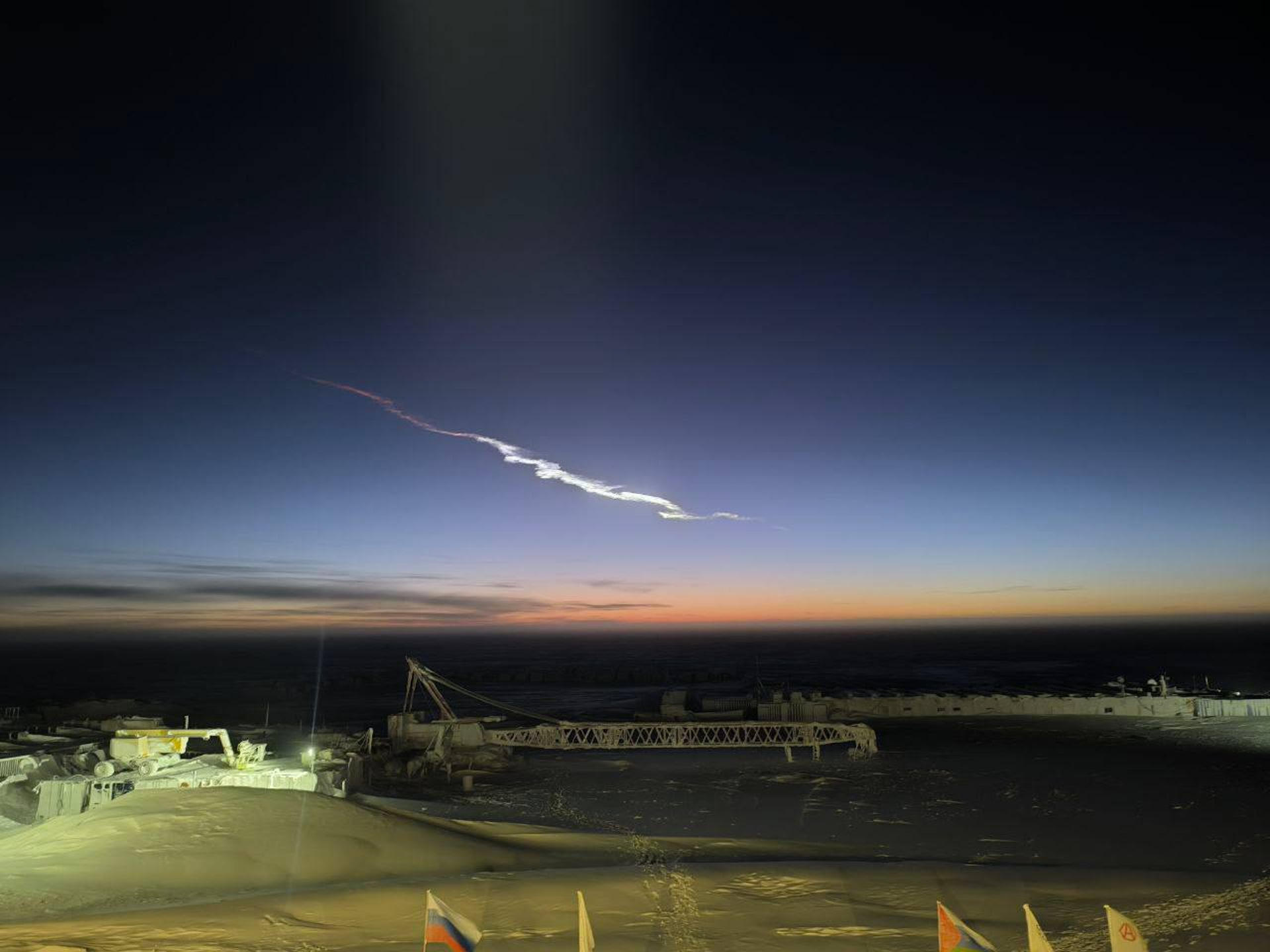 Brillante y enorme meteorito visto en la Antártida hundió en el misterio a los científicos