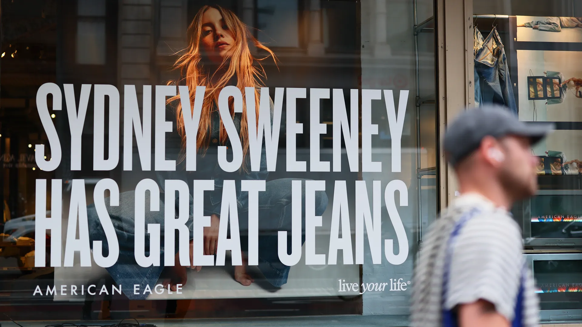 Donald Trump respalda a Sydney Sweeney tras el polémico anuncio de American Eagle