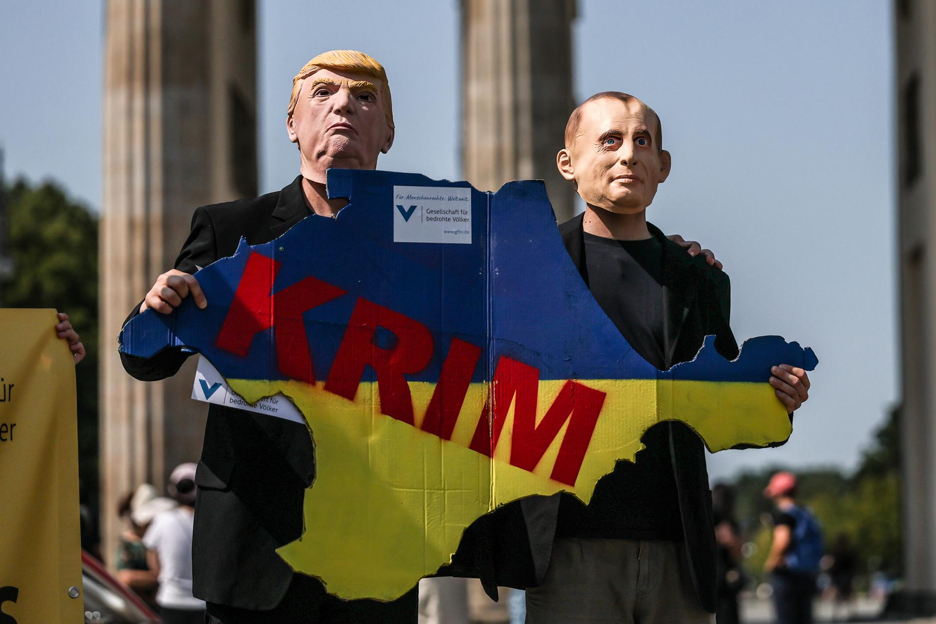 Trump sugiere que Zelenski podría unirse a cumbre de Alaska si reunión con Putin va bien