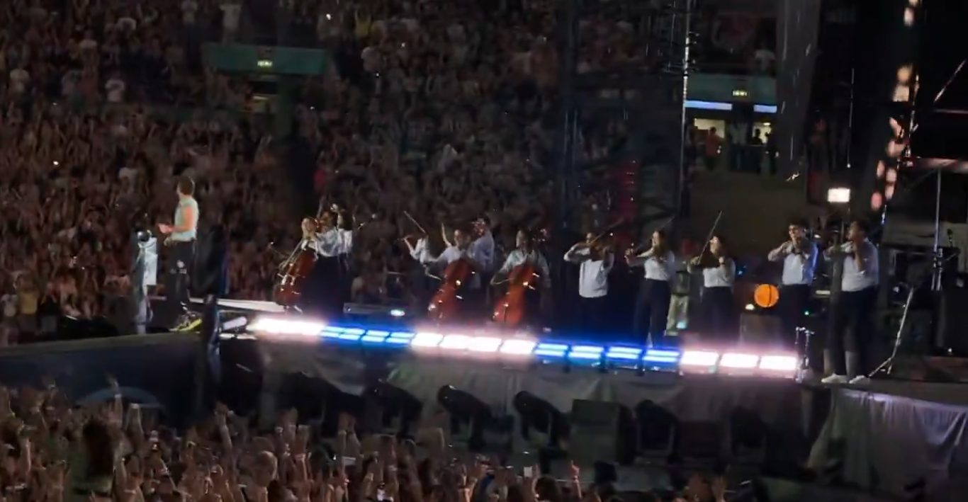 En VIDEO: la interpretación de "Viva la Vida" de Coldplay junto a la Sinfónica Simón Bolívar en Wembley