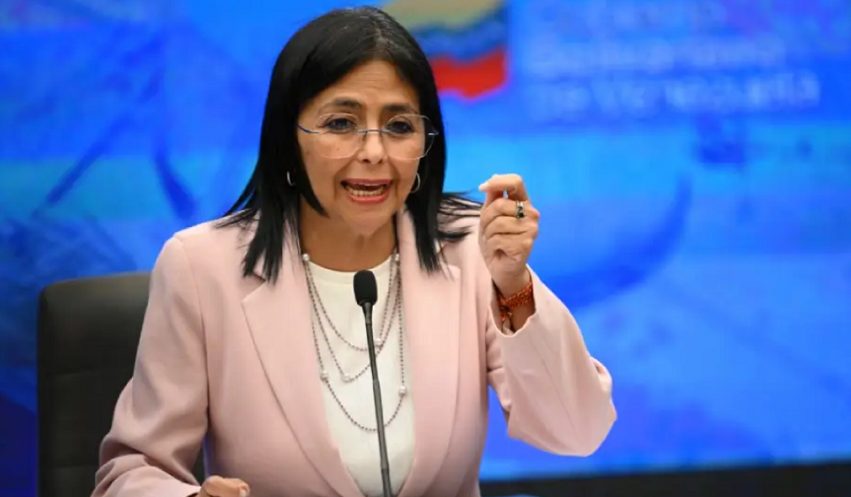 Delcy Rodríguez intentó vender mensaje de paz por "inicio de la Navidad" ante "amenaza" de EEUU (Video)