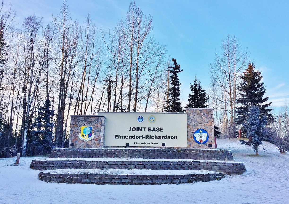 Una base militar de máxima seguridad y rodeada de montañas acogerá a Trump y Putin en Alaska