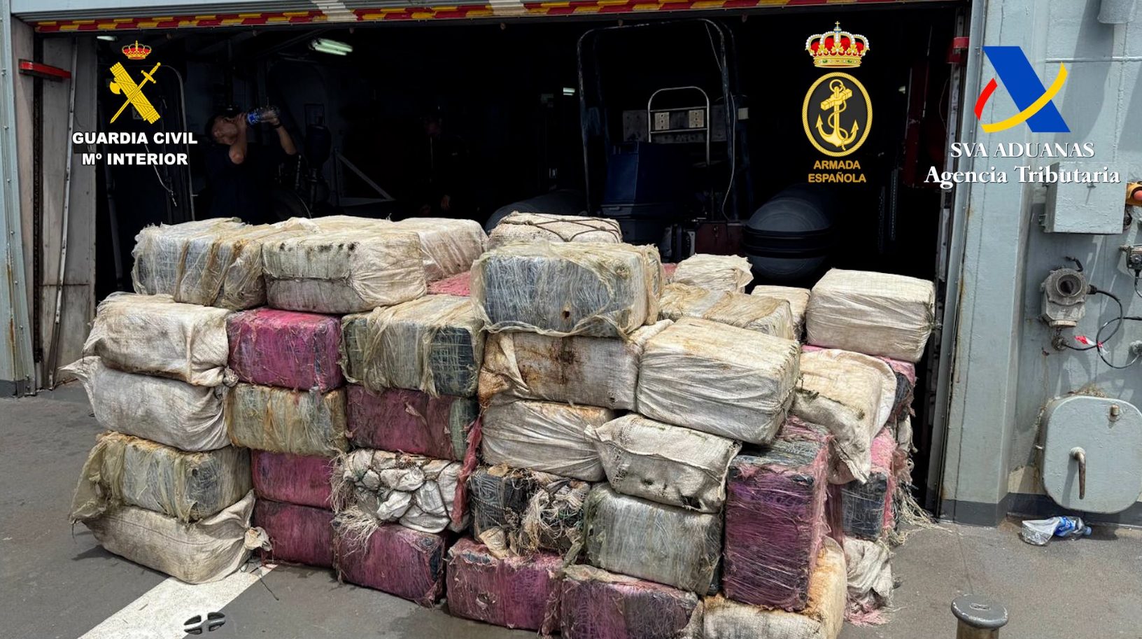 Tripulante venezolano de remolcador con tres toneladas de droga cayó detenido en aguas de Tenerife
