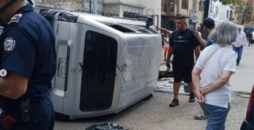 Unidad de la GNB se vio involucrada en accidente de tránsito en Los Chaguaramos