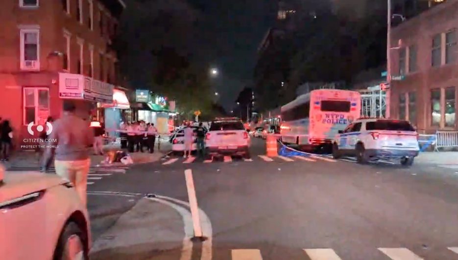 Tiroteo masivo en restaurante de Brooklyn dejó al menos tres muertos
