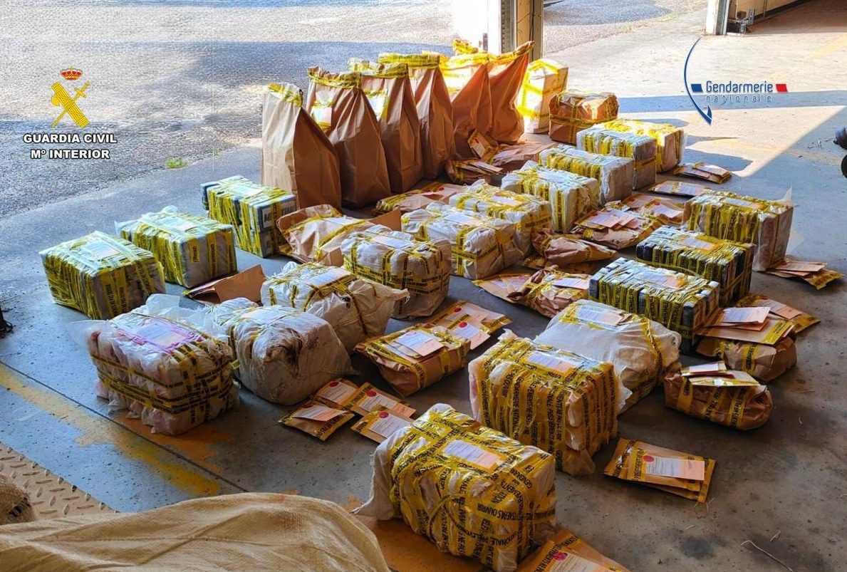Francia incautó más de una tonelada de cocaína oculta en camión que salió de España
