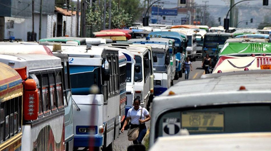 Constante aumento del dólar amenaza la permanencia del servicio de transporte en Lara
