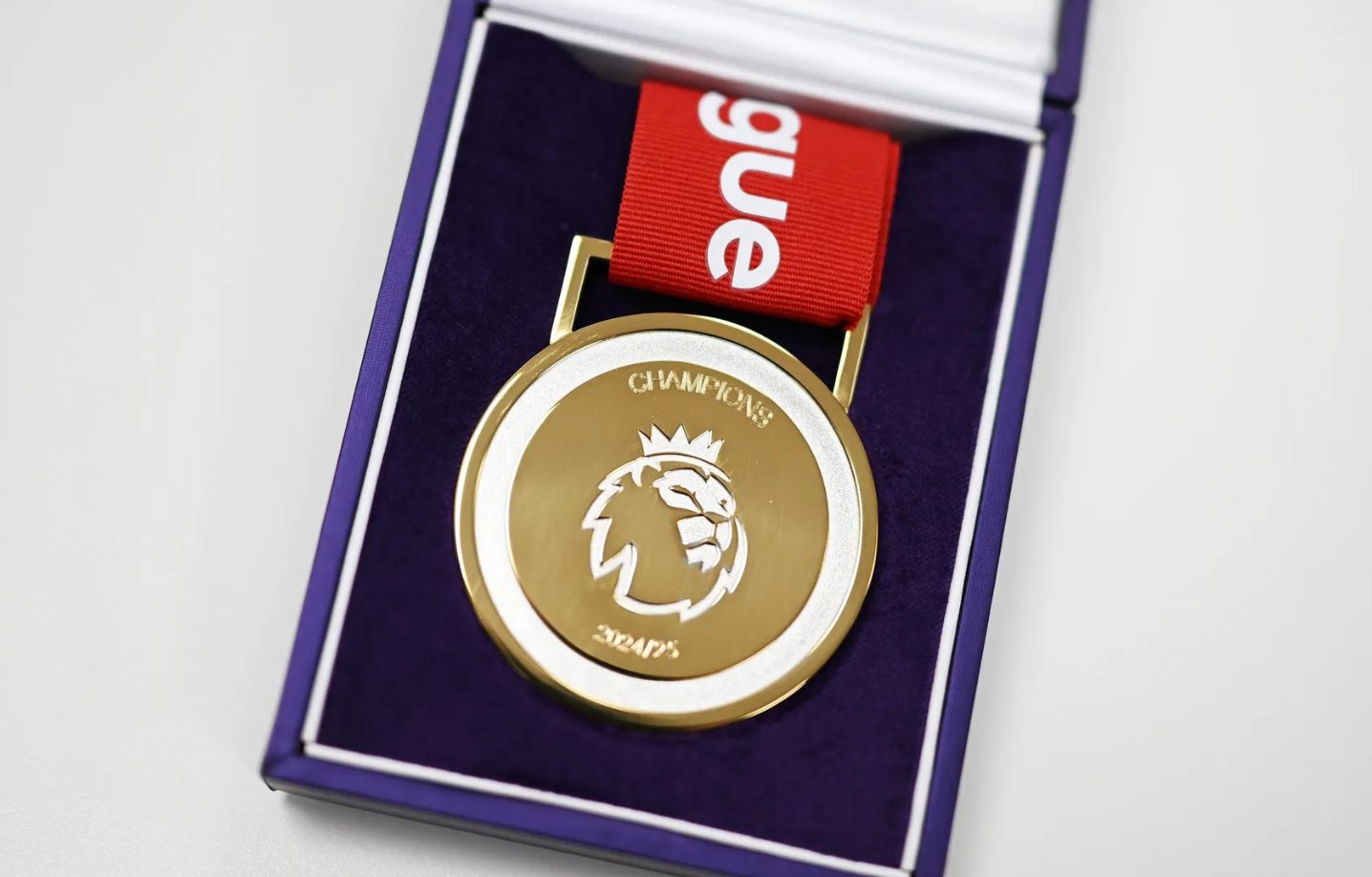 Los millones de la Premier League disparan el mercado de los clubes modestos