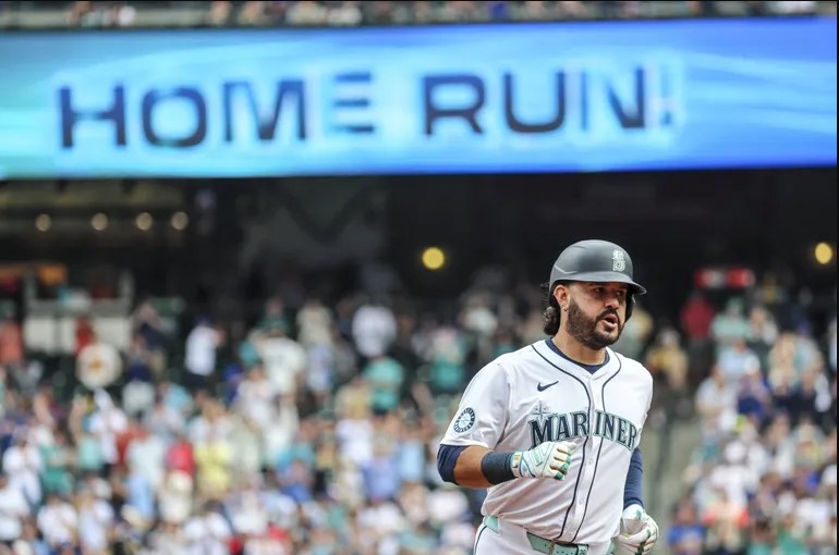 Segundo jonrón en dos juegos: Eugenio Suárez sigue encendido y arribó a los 42 vuelacercas (VIDEO)