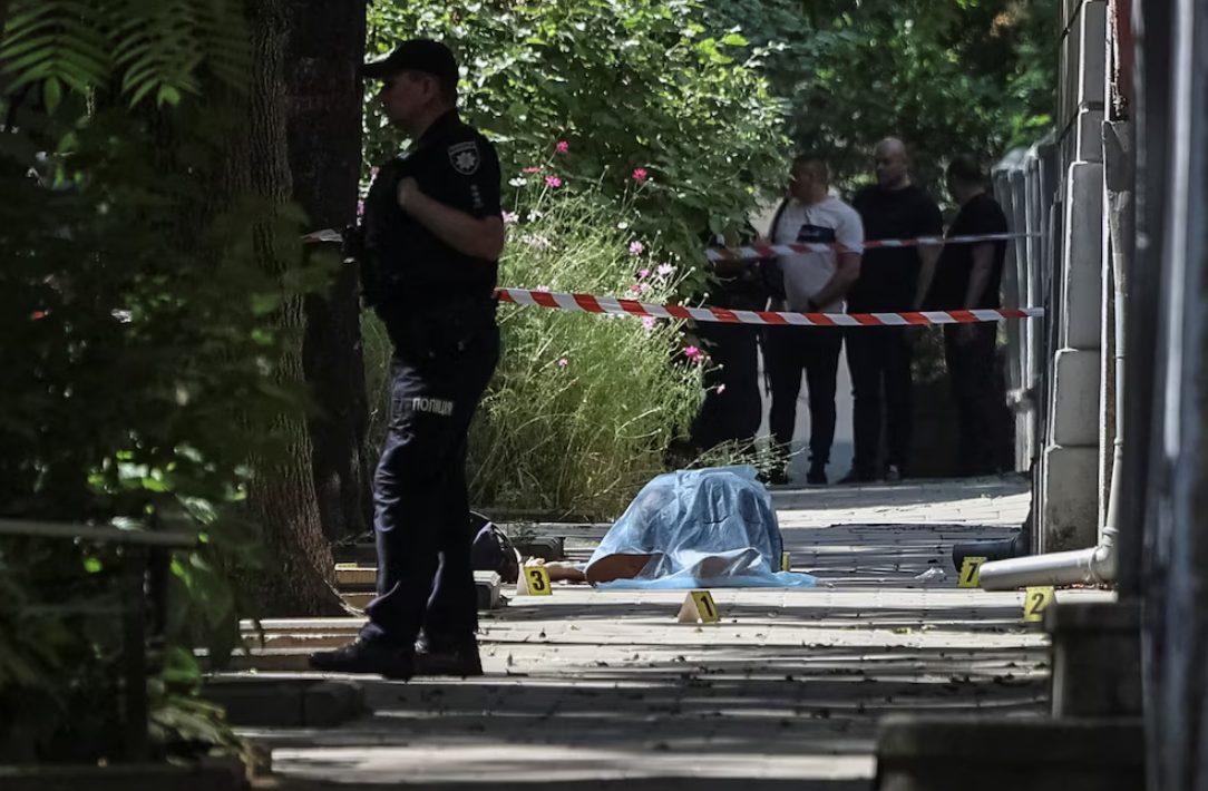 VIDEO: acribillaron al expresidente del parlamento ucraniano Andri Parubi