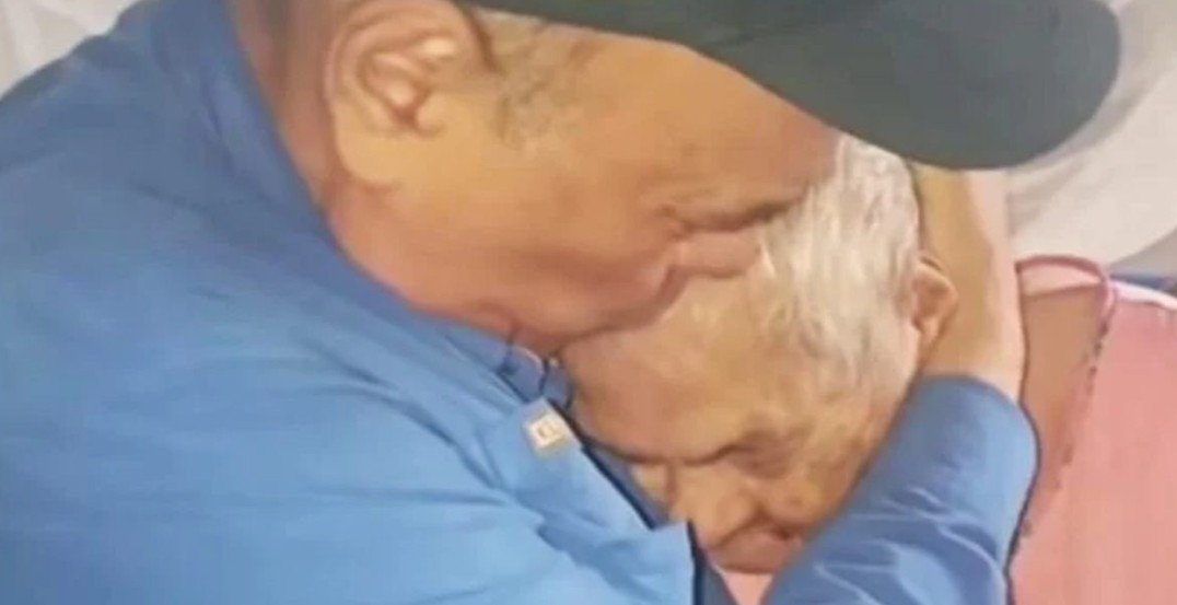 Carlos Chancellor se reúne con su madre de 94 años tras 11 meses en El Helicoide