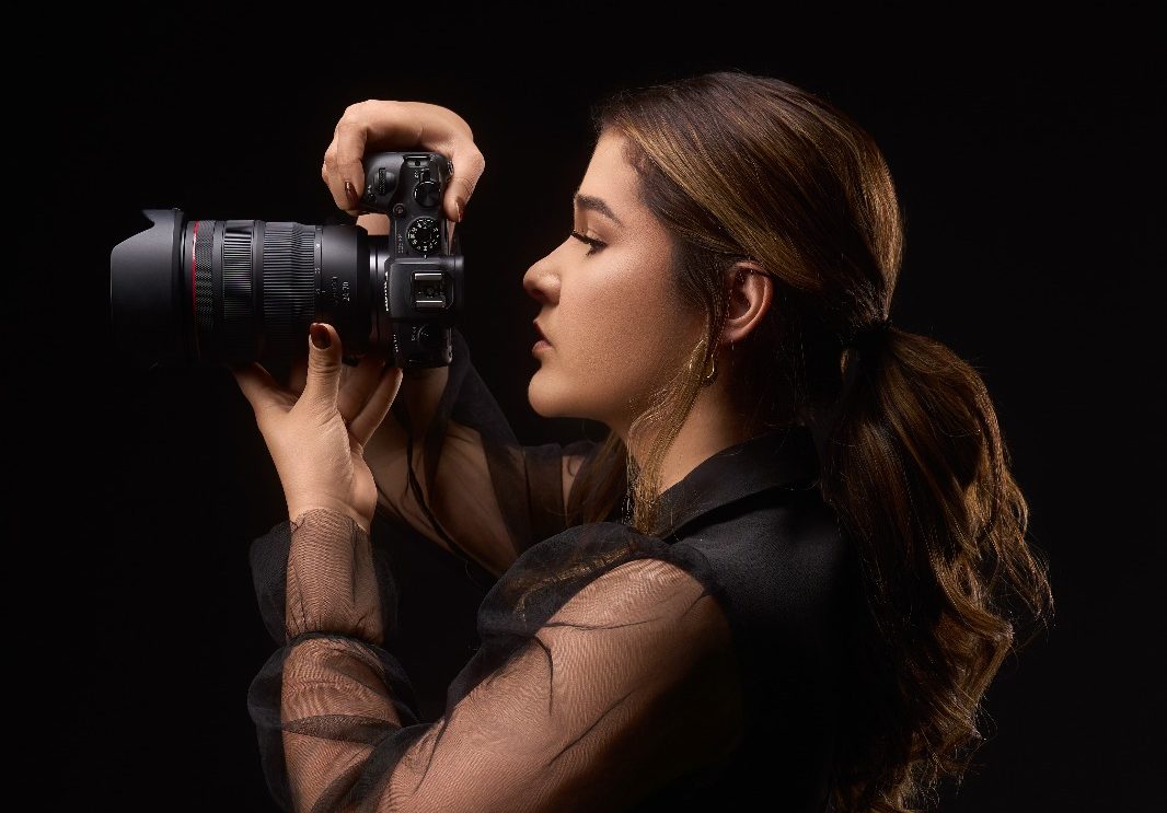 La venezolana Nataly Castillo presenta “El Arte de lo Sutil” en su primera exposición fotográfica