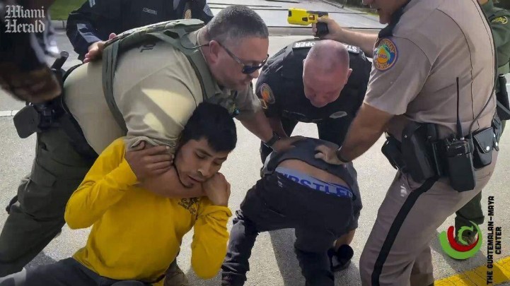 "Vamos a terminar disparándoles": Usan pistolas eléctricas y llaves de cuello al detener inmigrantes en Florida