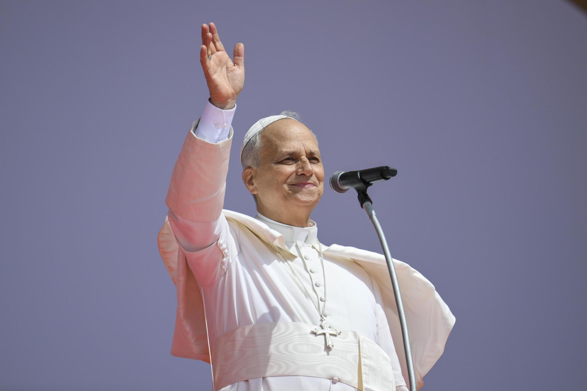 El papa León XIV le recuerda a jóvenes que "ningún algoritmo podrá sustituir jamás un abrazo"