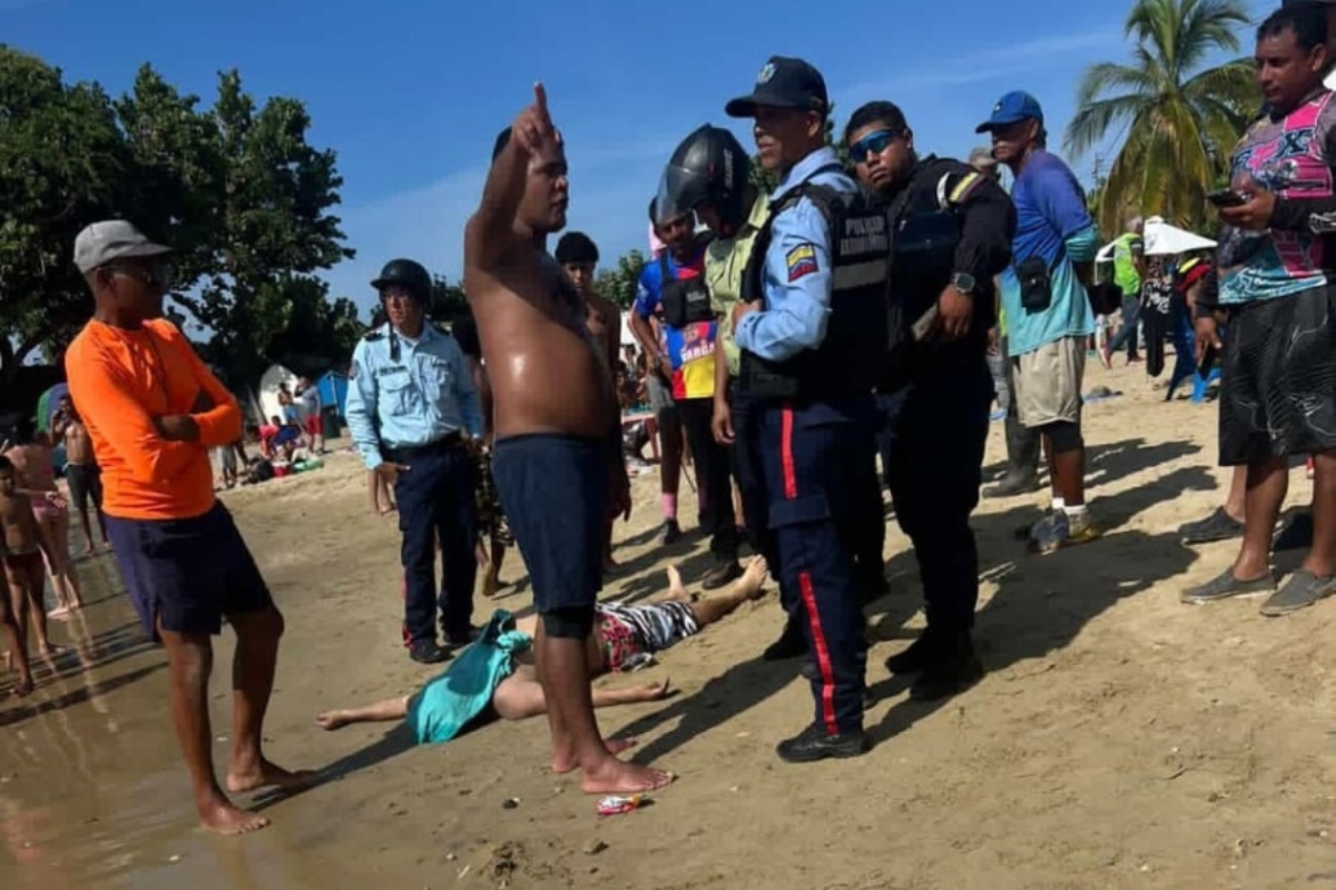 Tragedia en Macuto: Entró al agua tras comerse un hervido y no salió más