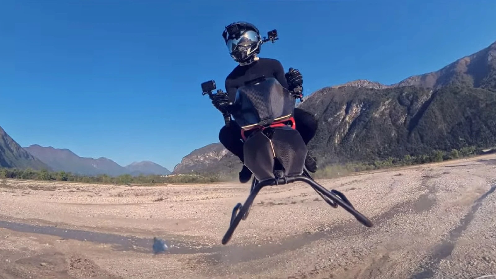 Como en Star Wars: la primera moto voladora ya existe y esto es lo que cuesta (VIDEO)