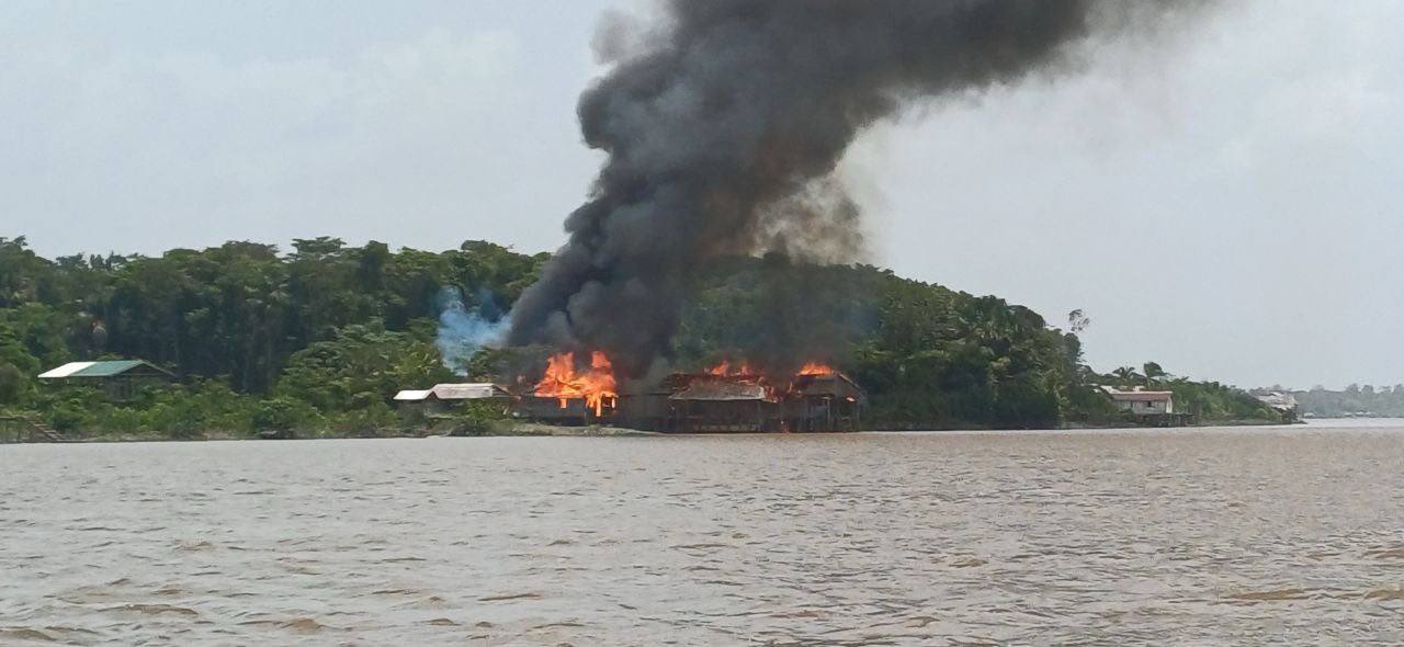 Contradicciones van y vienen: Fanb desmintió a Padrino López sobre la presencia de campamentos colombianos