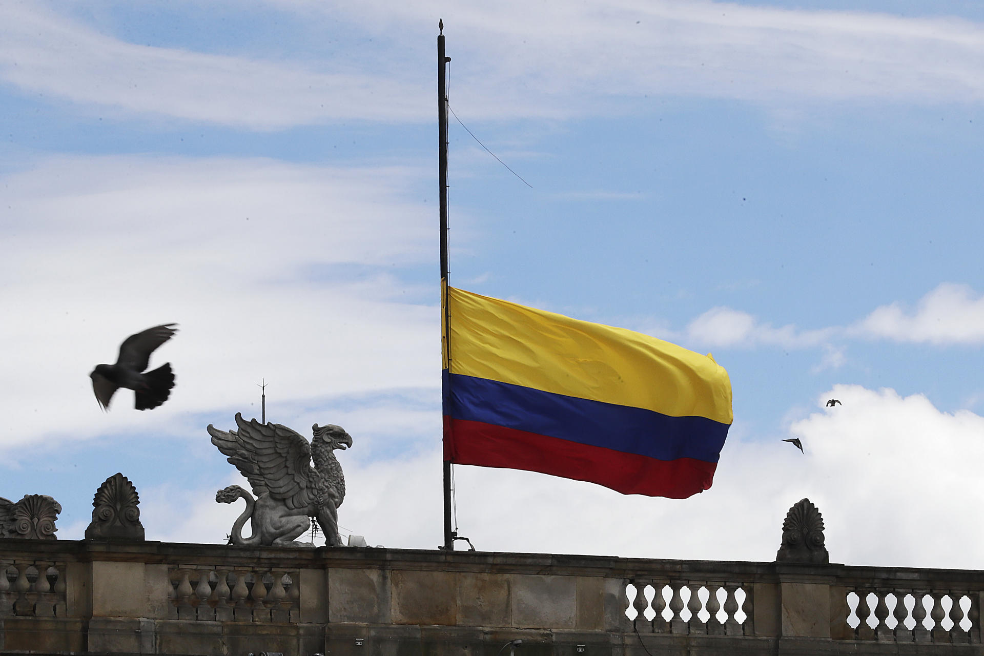 Colombia decretó un día de duelo en memoria de Miguel Uribe Turbay