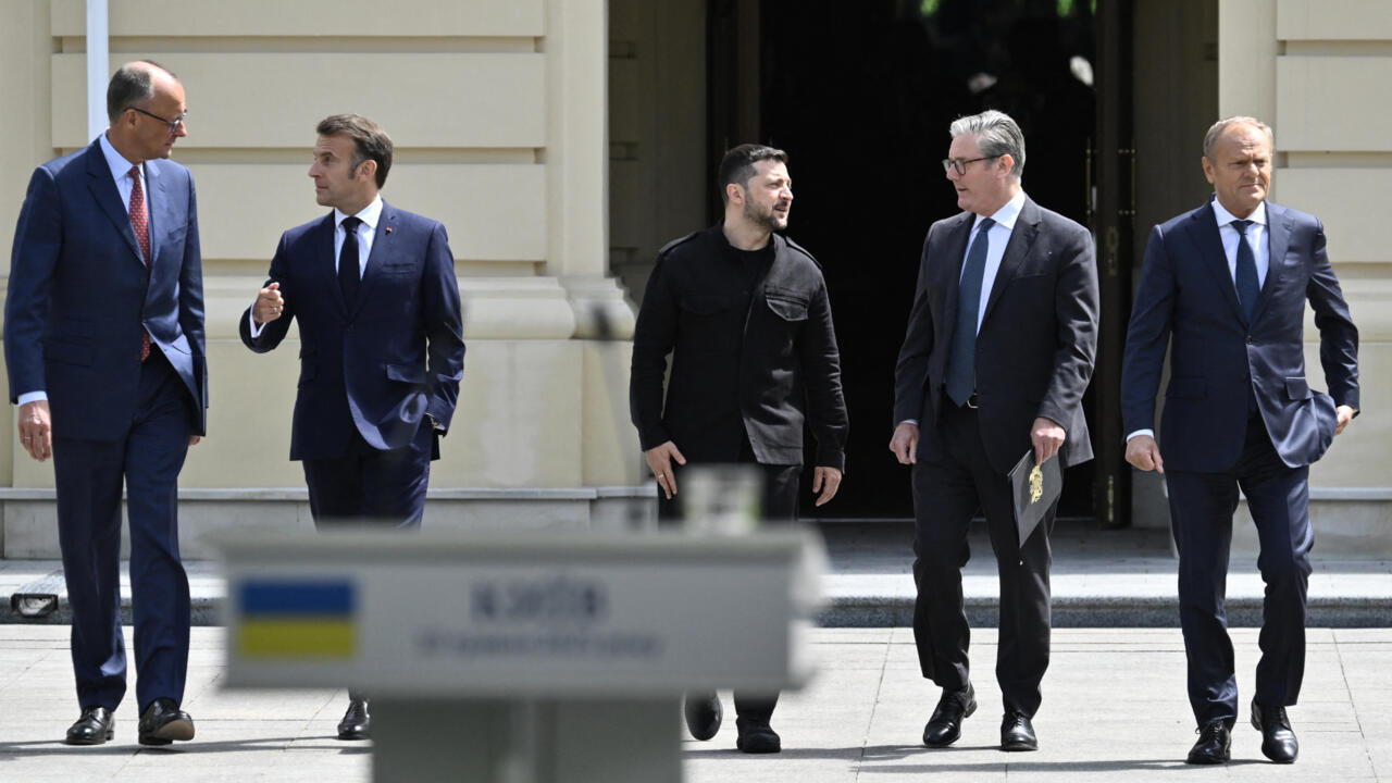 Zelenski se prepara para su viaje a EEUU flanqueado por el apoyo europeo
