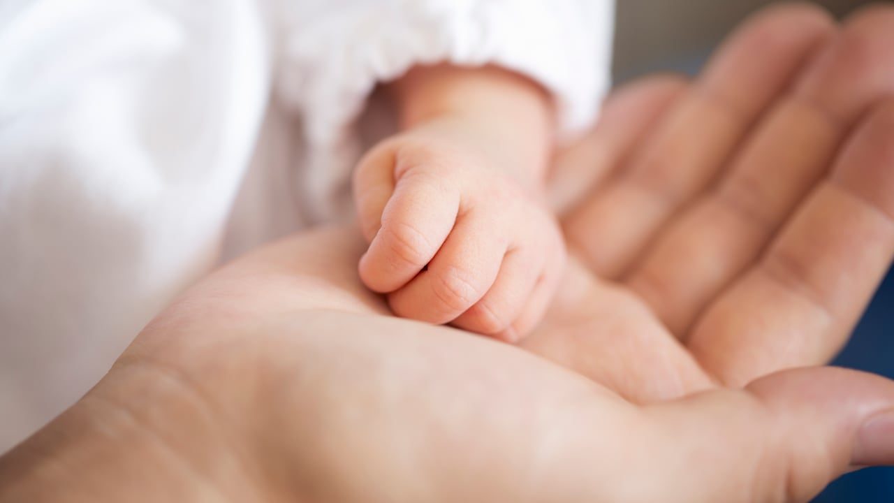 Ciudadanía por nacimiento en EEUU: así avanza el futuro de millones de niños en los tribunales