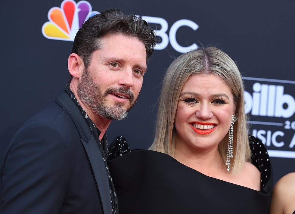 La cantante Kelly Clarkson, devastada por la muerte de su exmarido y padre de sus dos hijos