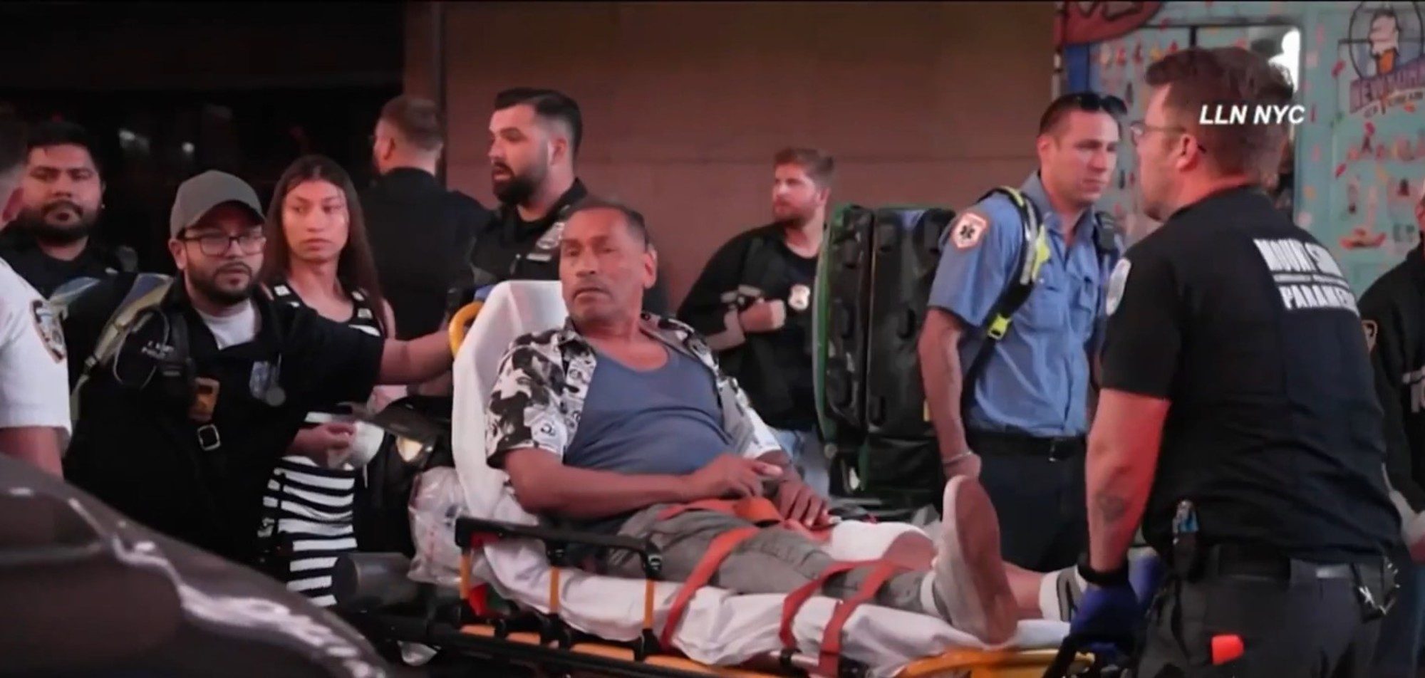 Pesadilla en Times Square: Hispano que visitaba a su hijo fue uno de los heridos en tiroteo