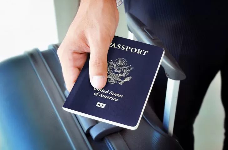 EEUU prohíbe automáticamente renovar el pasaporte a quienes presenten su documento de esta manera
