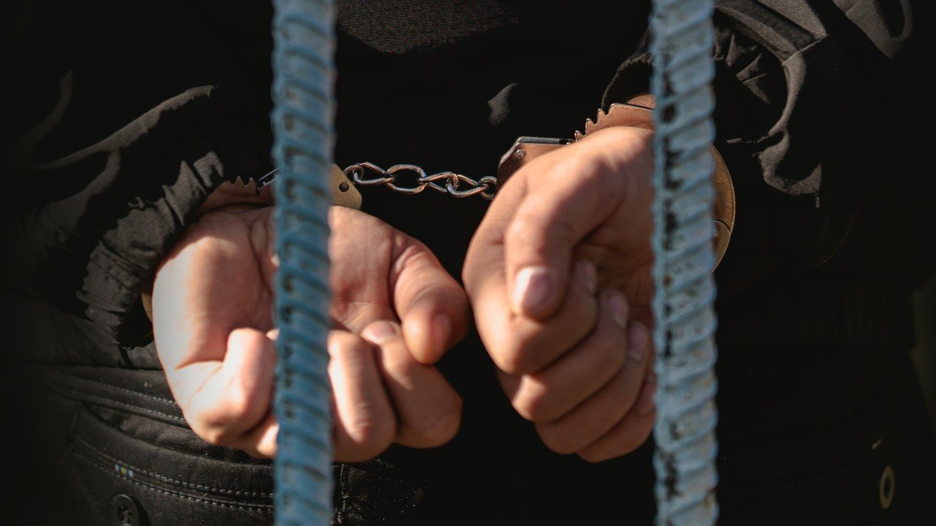 Llegó a EEUU hace más de 40 años: refugiado con green card fue detenido en cita migratoria