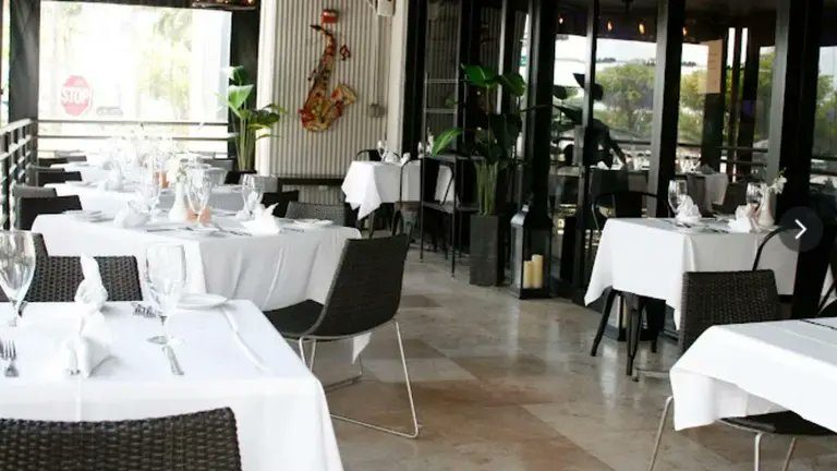Varios restaurantes con más de 20 años cierran sus puertas en Miami