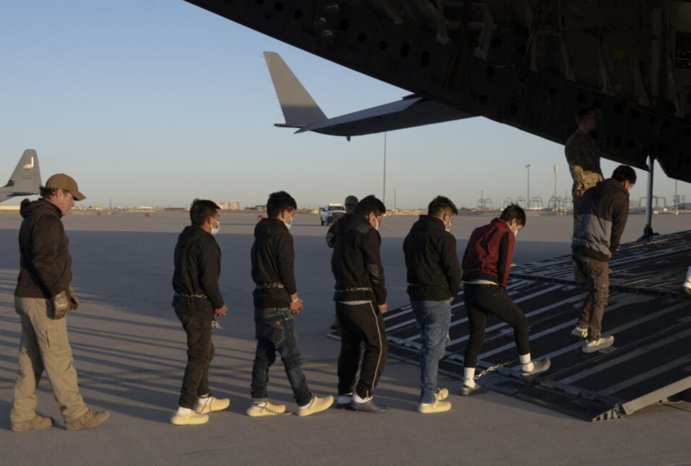 EEUU deportó los primeros siete migrantes a Ruanda tras acuerdo