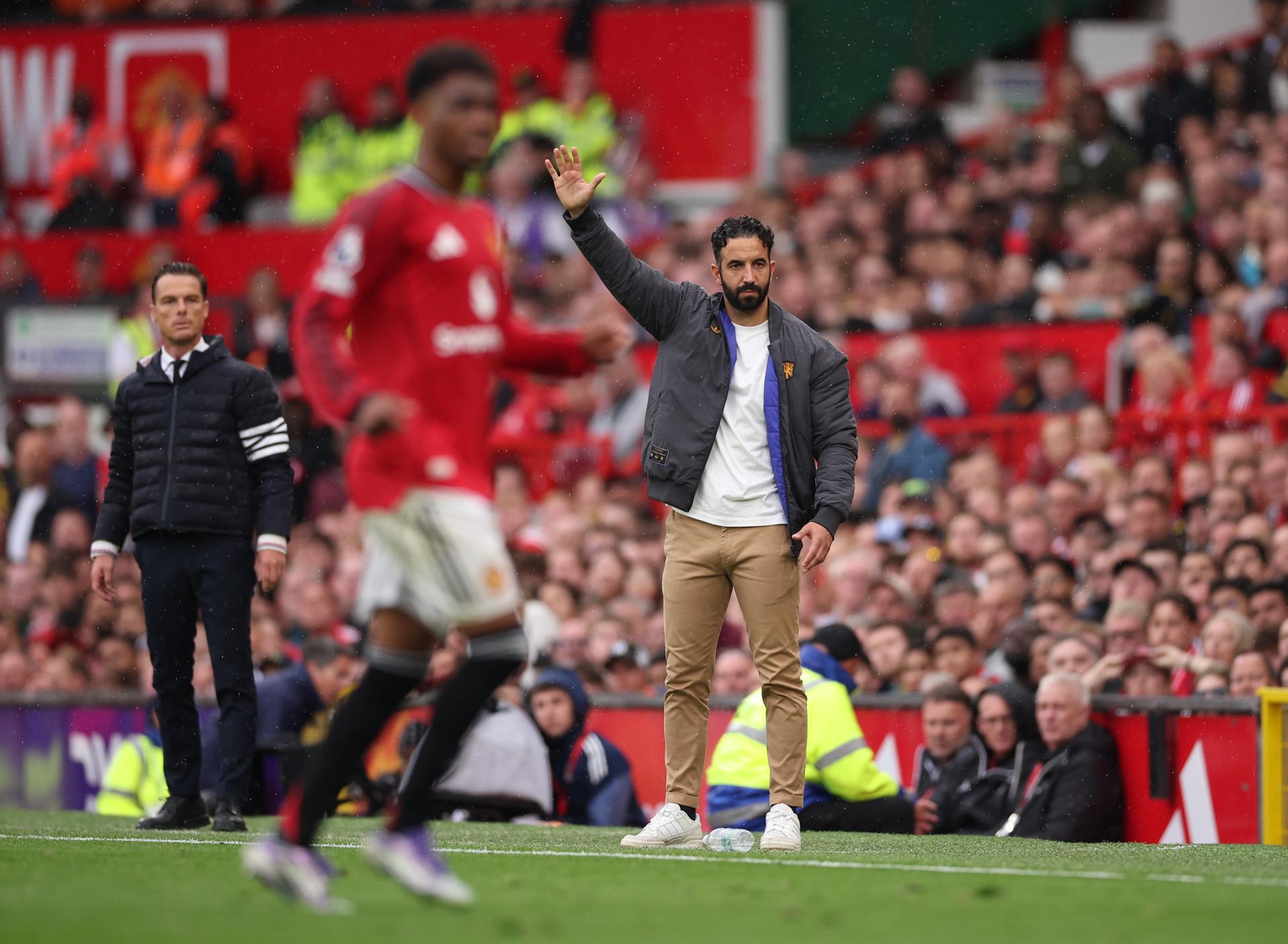 Manchester United consigue su primer triunfo en el último suspiro y respira Amorin